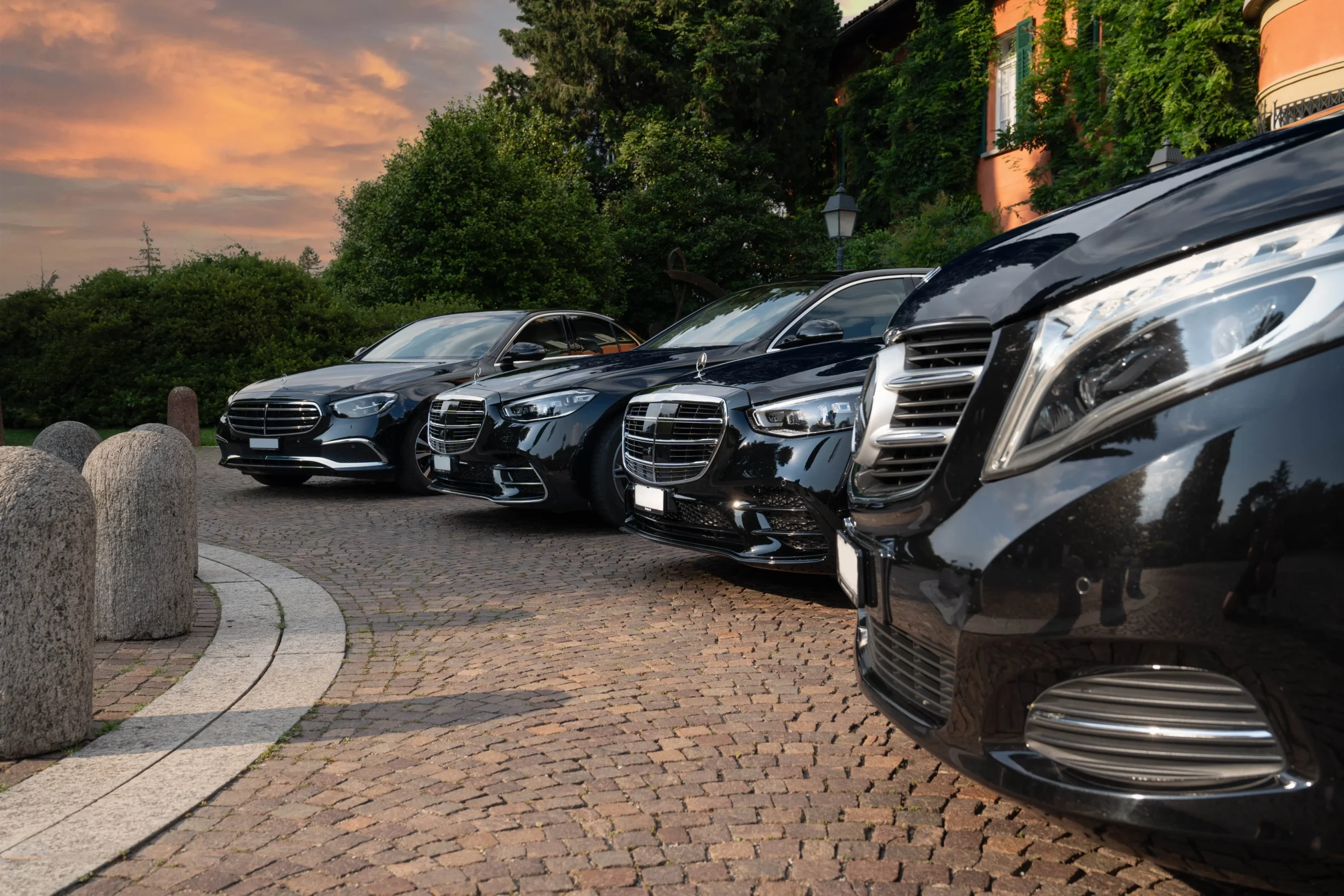 La flotta Mercedes di OK Taxi Lugano, pronta per il tuo prossimo viaggio